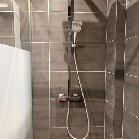 Appartement 2 Pieces A 2mn De La Mer, Climatise, Wi-fi, 4 Pers *